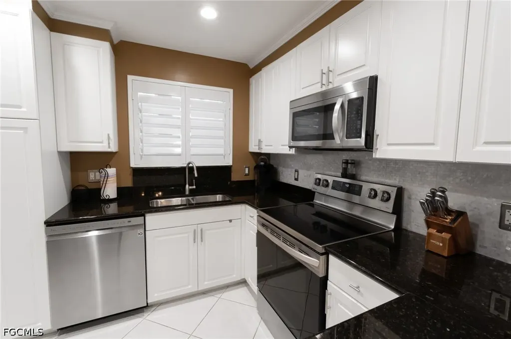 2080 W 1st Street Fort Myers FL 33901