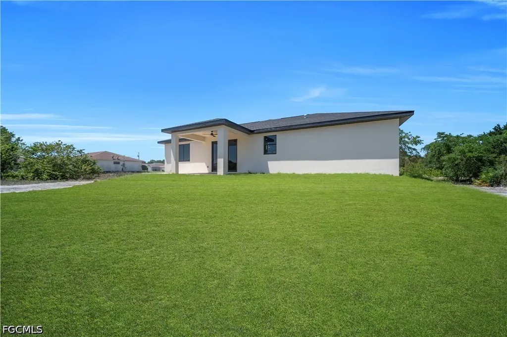 2707 29th Street SW Lehigh Acres FL 33976