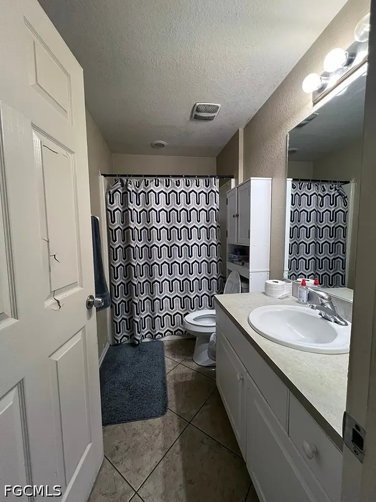 2707 25th Street SW Lehigh Acres FL 33976