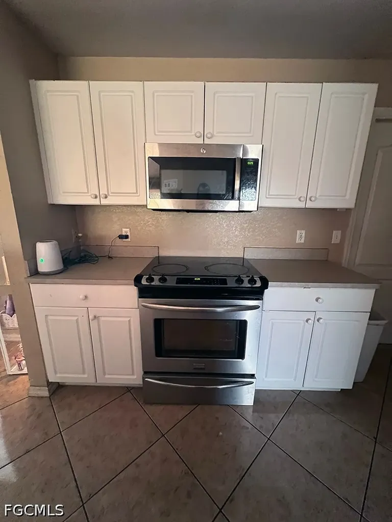 2707 25th Street SW Lehigh Acres FL 33976