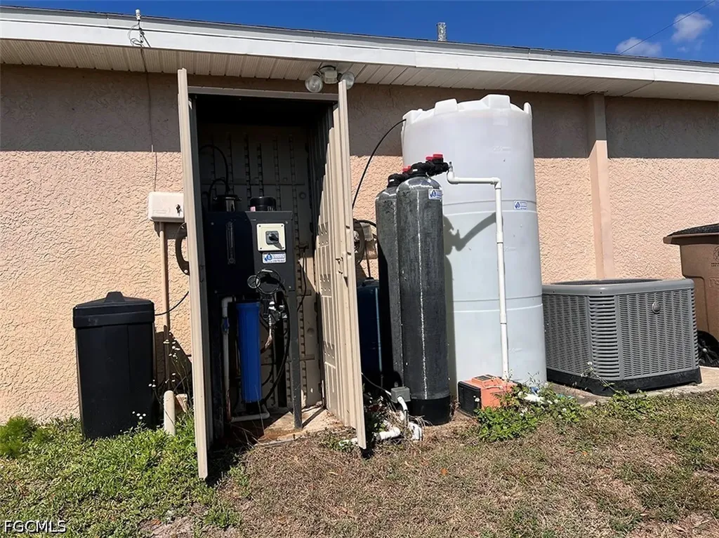 2707 25th Street SW Lehigh Acres FL 33976