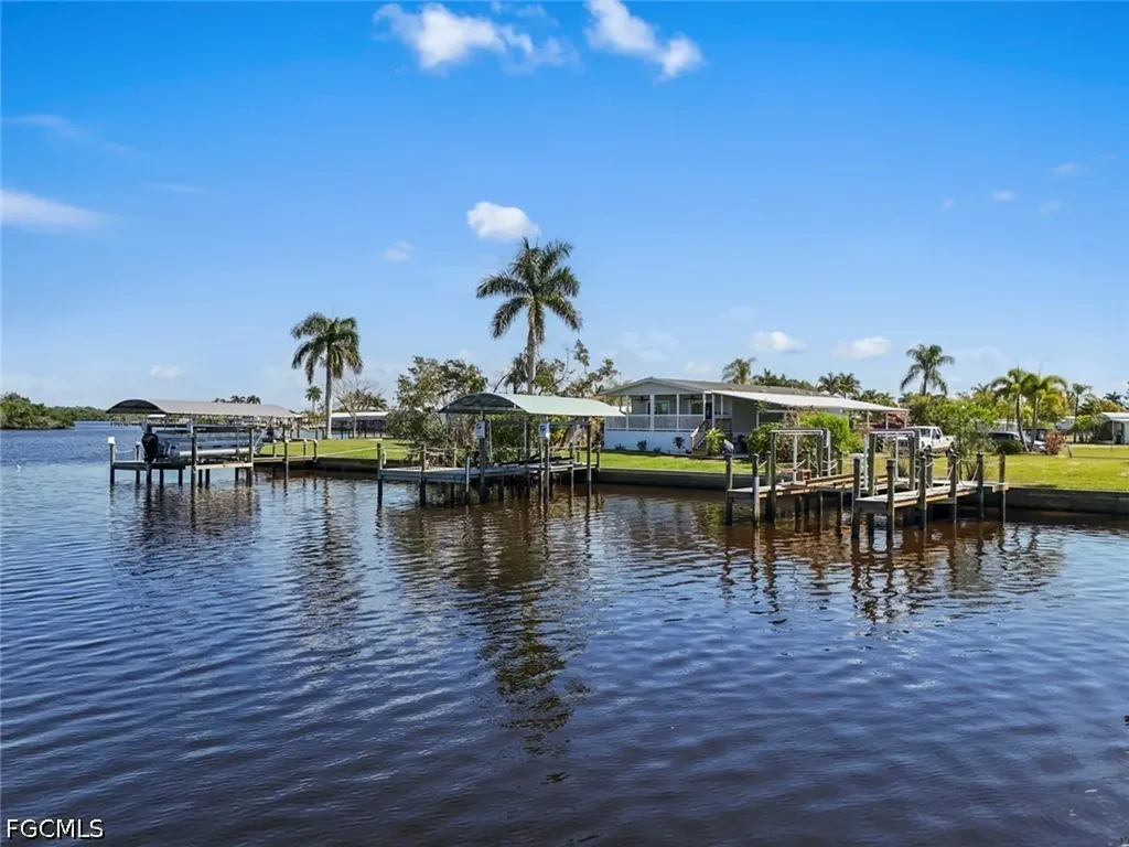 209 Sun Circle Fort Myers FL 33905