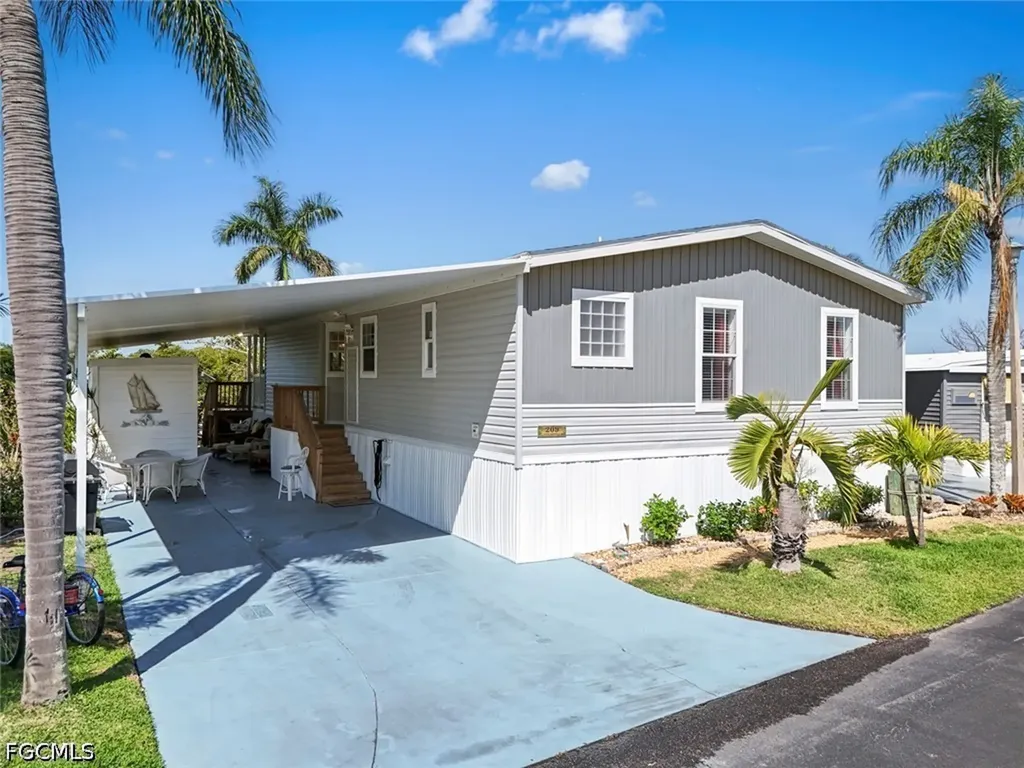 209 Sun Circle Fort Myers FL 33905