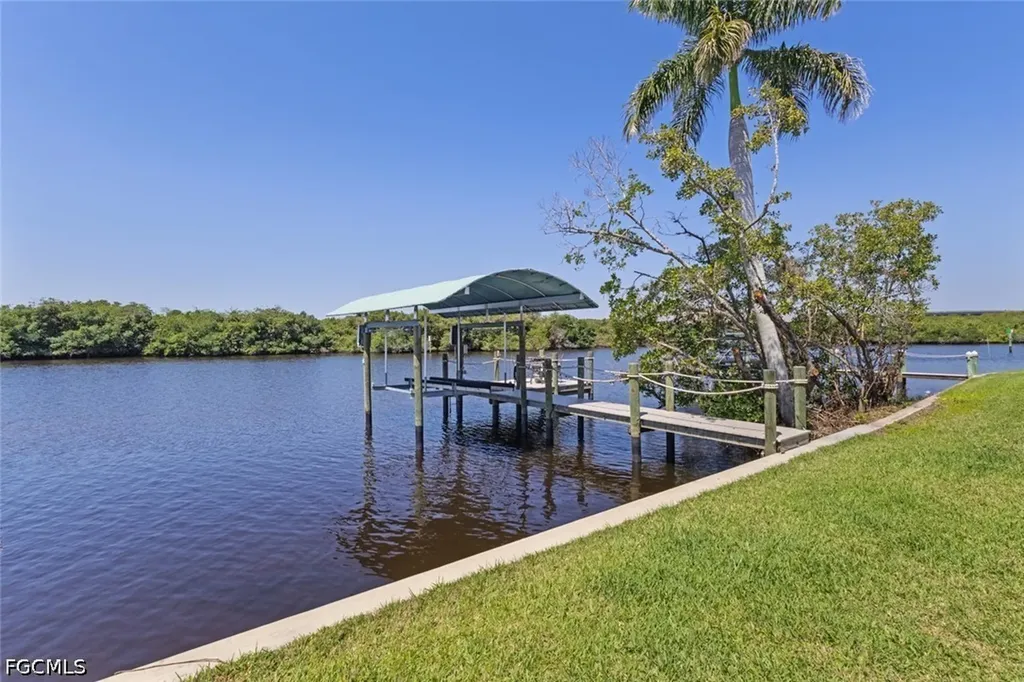 209 Sun Circle Fort Myers FL 33905