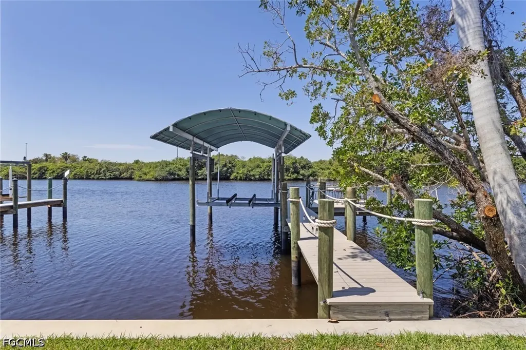 209 Sun Circle Fort Myers FL 33905