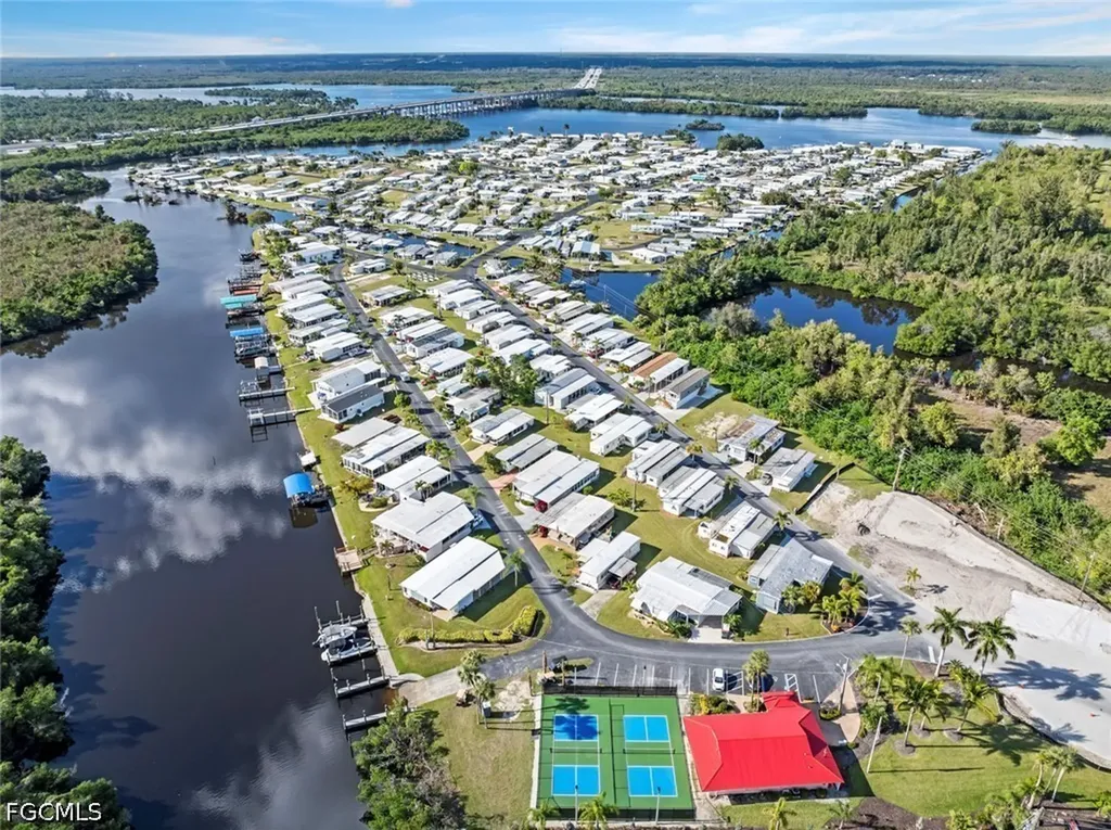 209 Sun Circle Fort Myers FL 33905