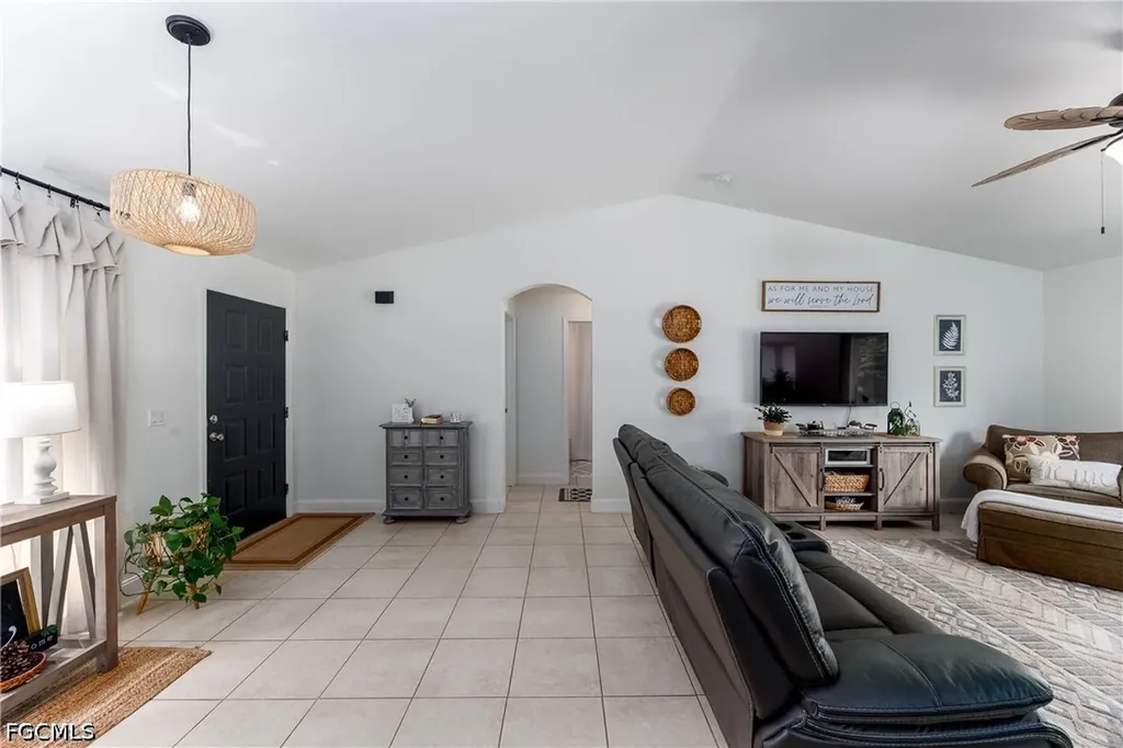 2118 Moore Avenue Alva FL 33920