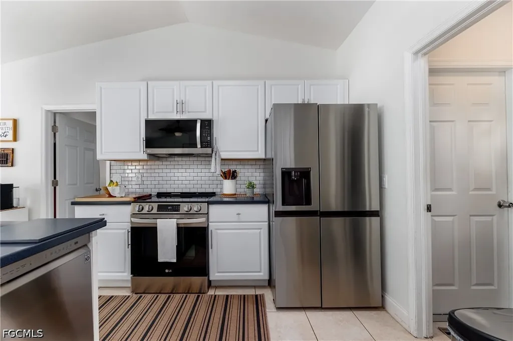 2118 Moore Avenue Alva FL 33920