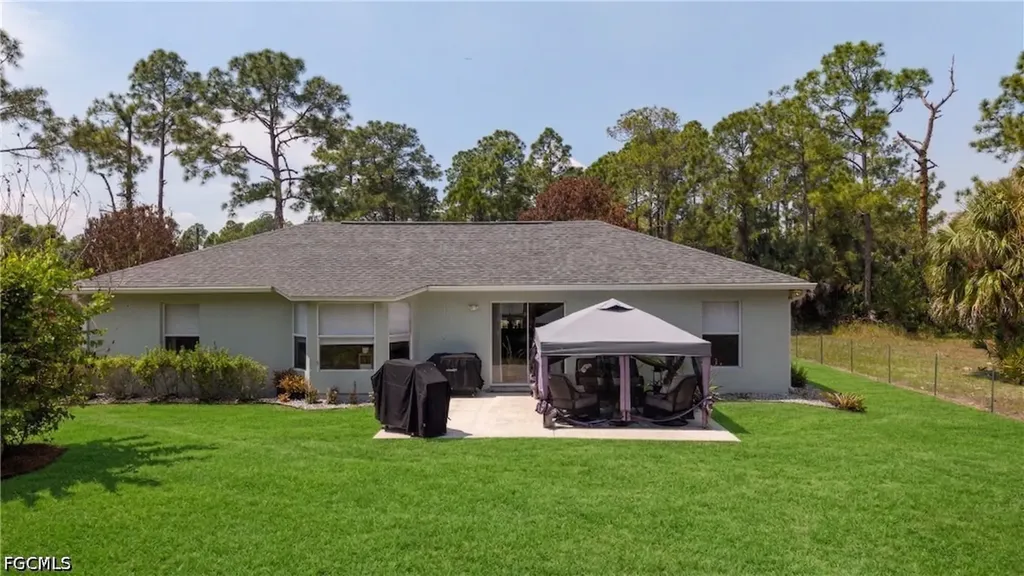 2118 Moore Avenue Alva FL 33920