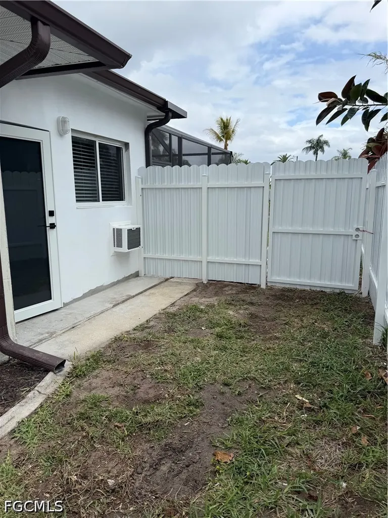 4969 Vincennes Street Cape Coral FL 33904