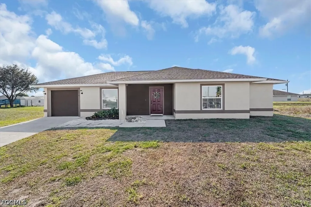 9016 Meadow Circle Labelle FL 33935