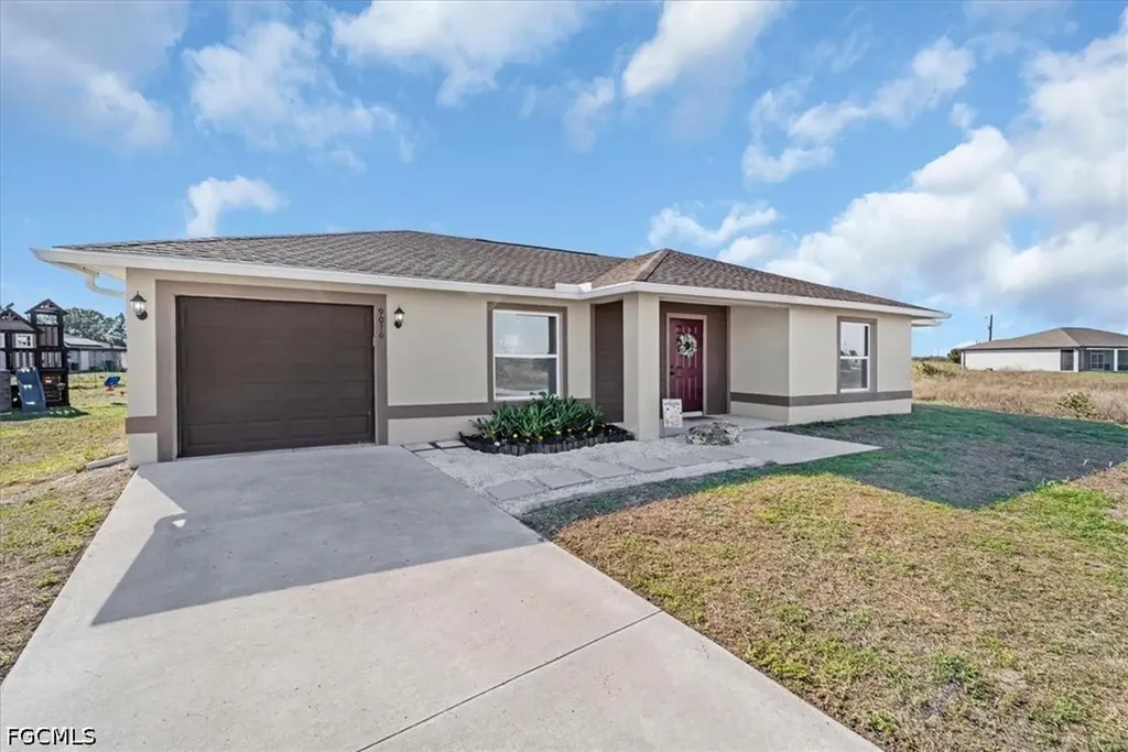 9016 Meadow Circle Labelle FL 33935