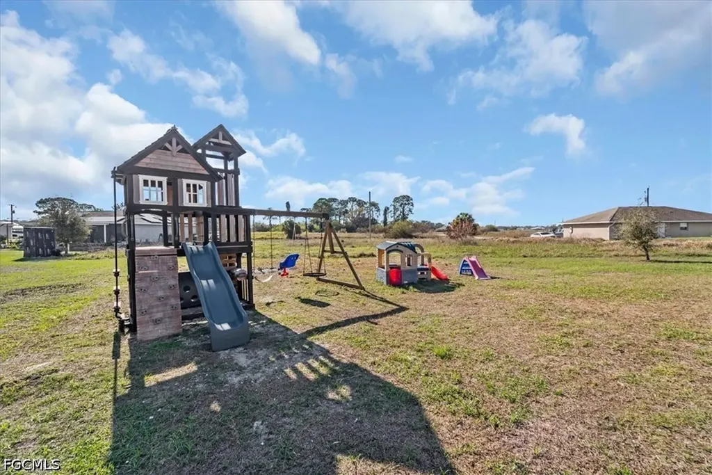 9016 Meadow Circle Labelle FL 33935