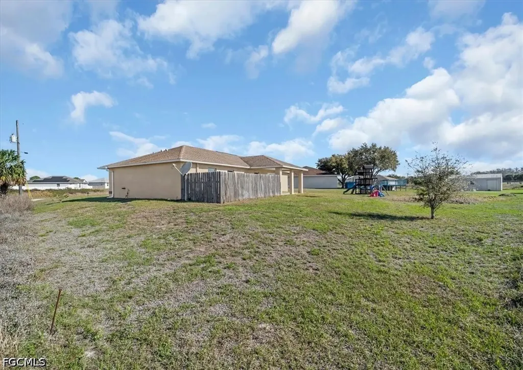 9016 Meadow Circle Labelle FL 33935
