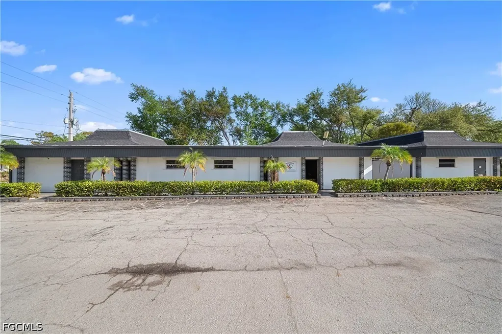 3657 Central Avenue Fort Myers FL 33901