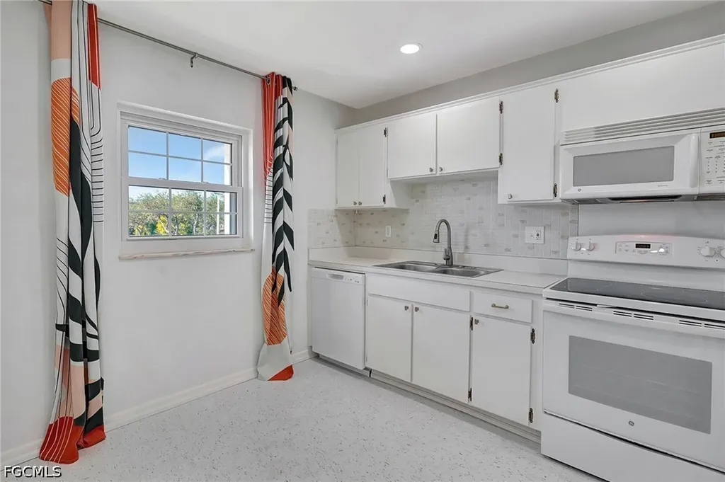 6731 Panther Lane Fort Myers FL 33919