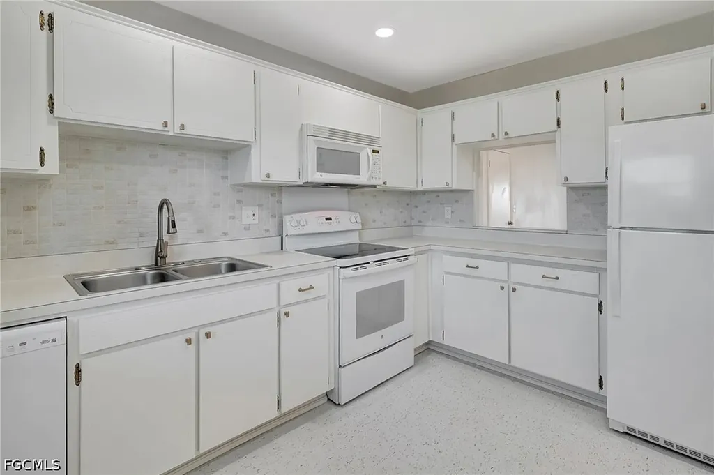 6731 Panther Lane Fort Myers FL 33919