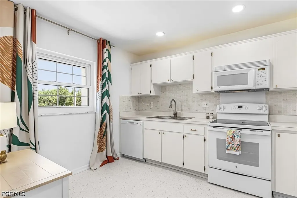 6731 Panther Lane Fort Myers FL 33919