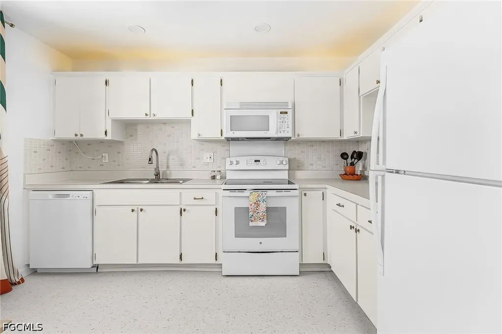 6731 Panther Lane Fort Myers FL 33919