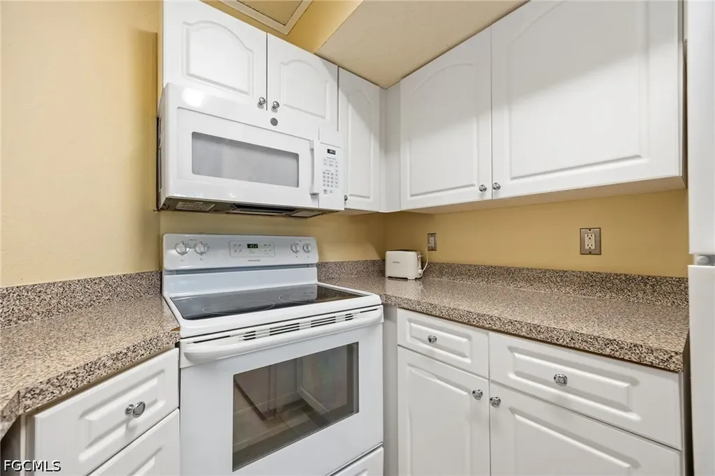 12550 Equestrian Circle Fort Myers FL 33907