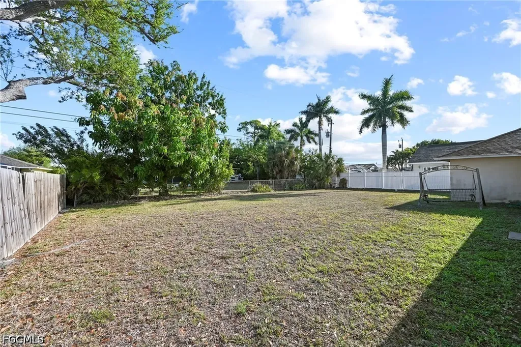 309 SE 18th Street Cape Coral FL 33990