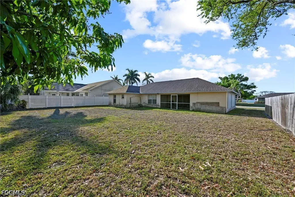 309 SE 18th Street Cape Coral FL 33990