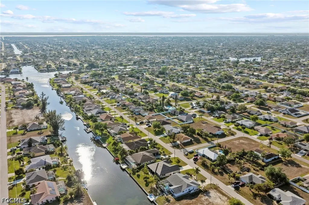 309 SE 18th Street Cape Coral FL 33990