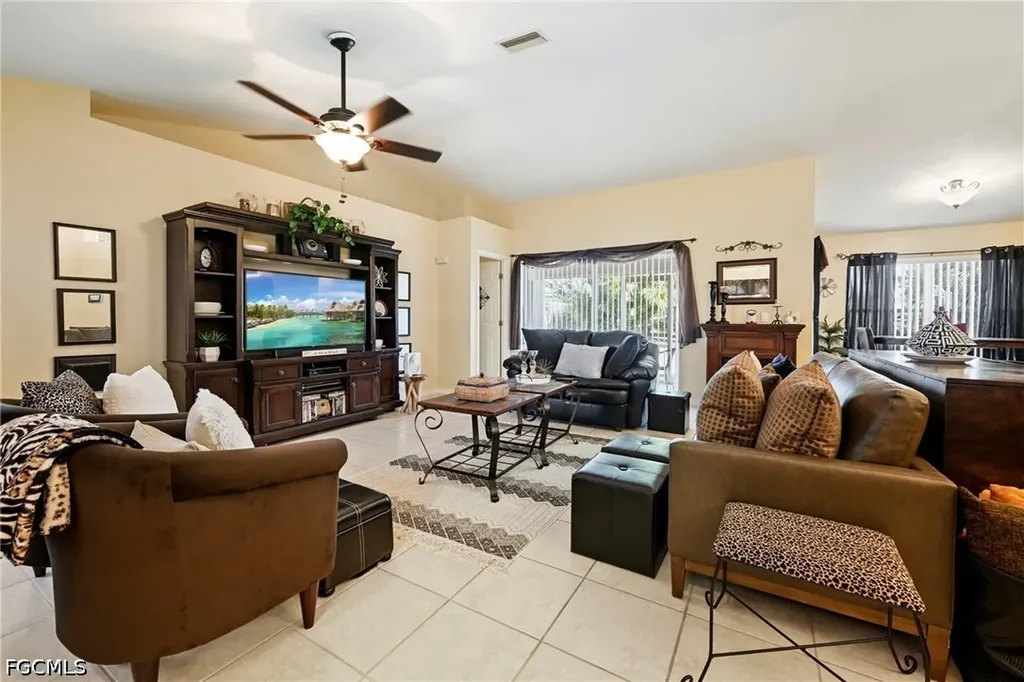309 SE 18th Street Cape Coral FL 33990