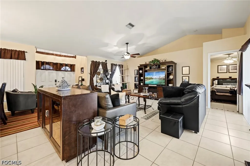 309 SE 18th Street Cape Coral FL 33990