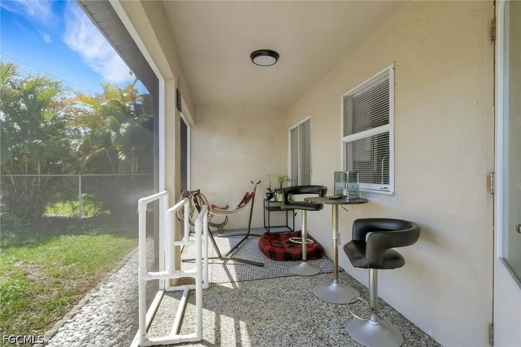 617/619 SE 12th Court Cape Coral FL 33990