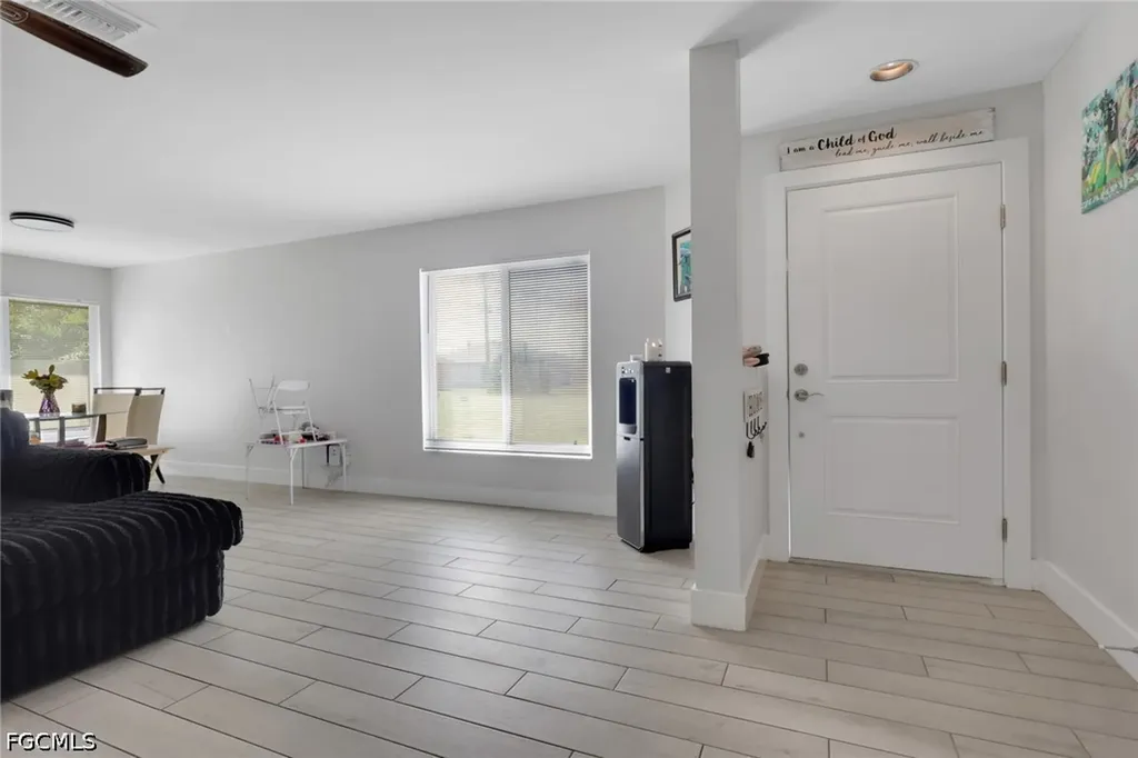 617/619 SE 12th Court Cape Coral FL 33990
