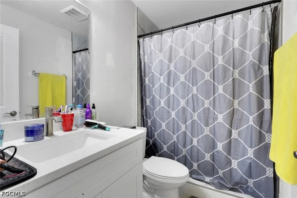 617/619 SE 12th Court Cape Coral FL 33990
