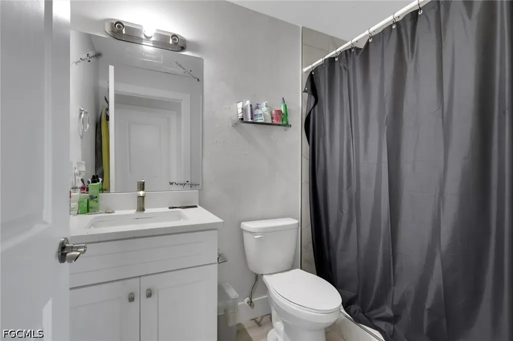 617/619 SE 12th Court Cape Coral FL 33990