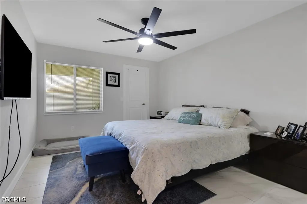 617/619 SE 12th Court Cape Coral FL 33990
