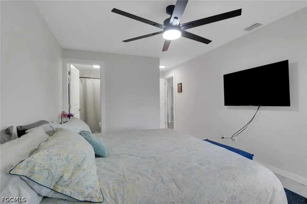 617/619 SE 12th Court Cape Coral FL 33990