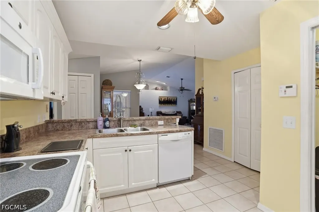 8360 Bounty Road Fort Myers FL 33967
