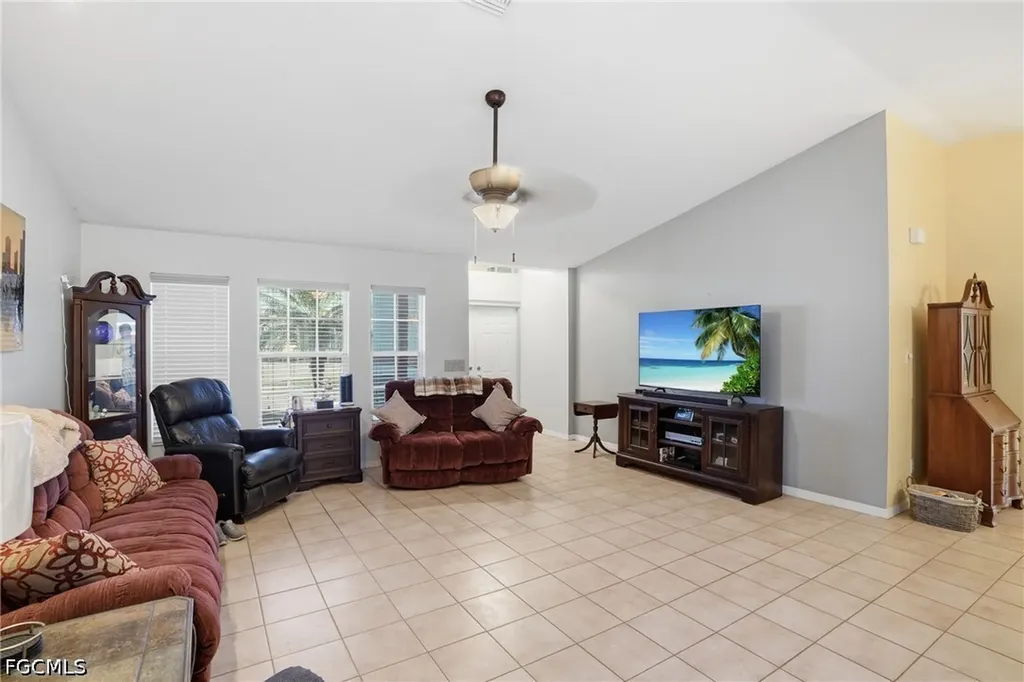 8360 Bounty Road Fort Myers FL 33967