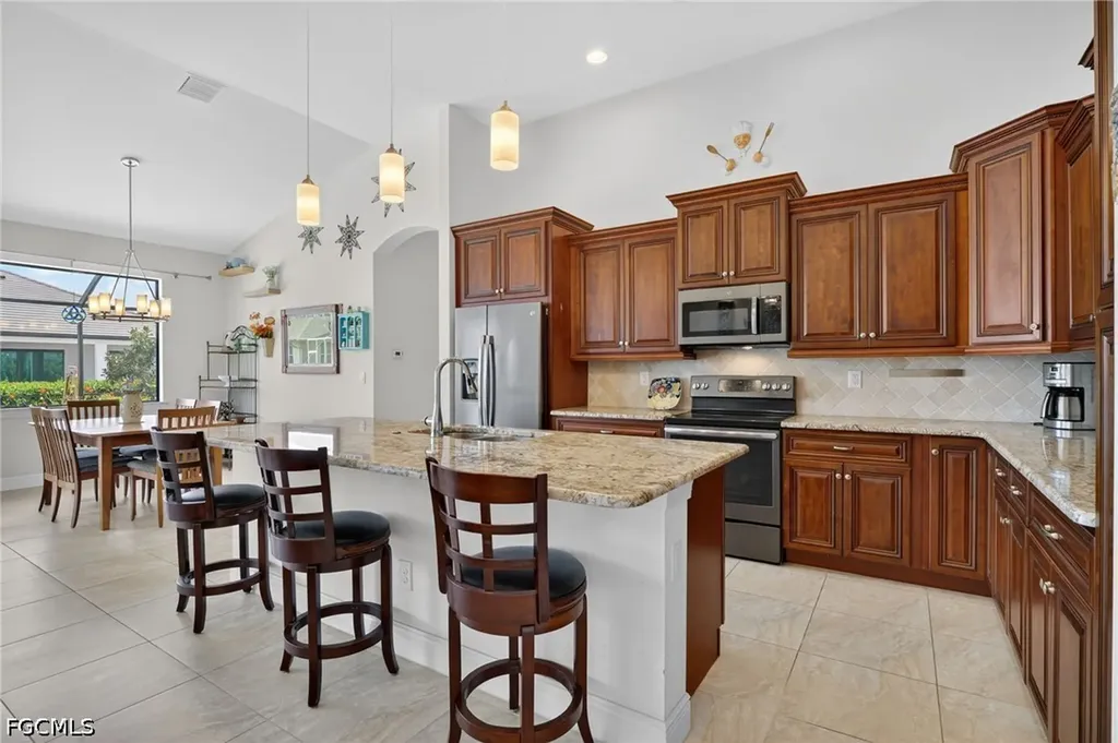 2705 SW 29th Place Cape Coral FL 33914