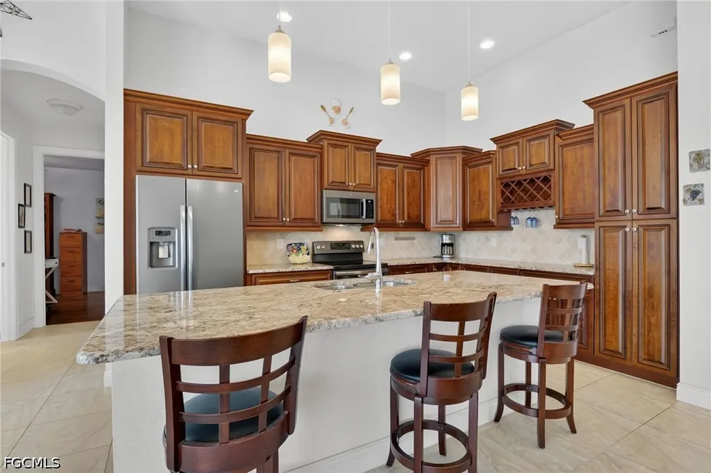 2705 SW 29th Place Cape Coral FL 33914