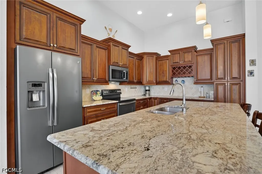 2705 SW 29th Place Cape Coral FL 33914