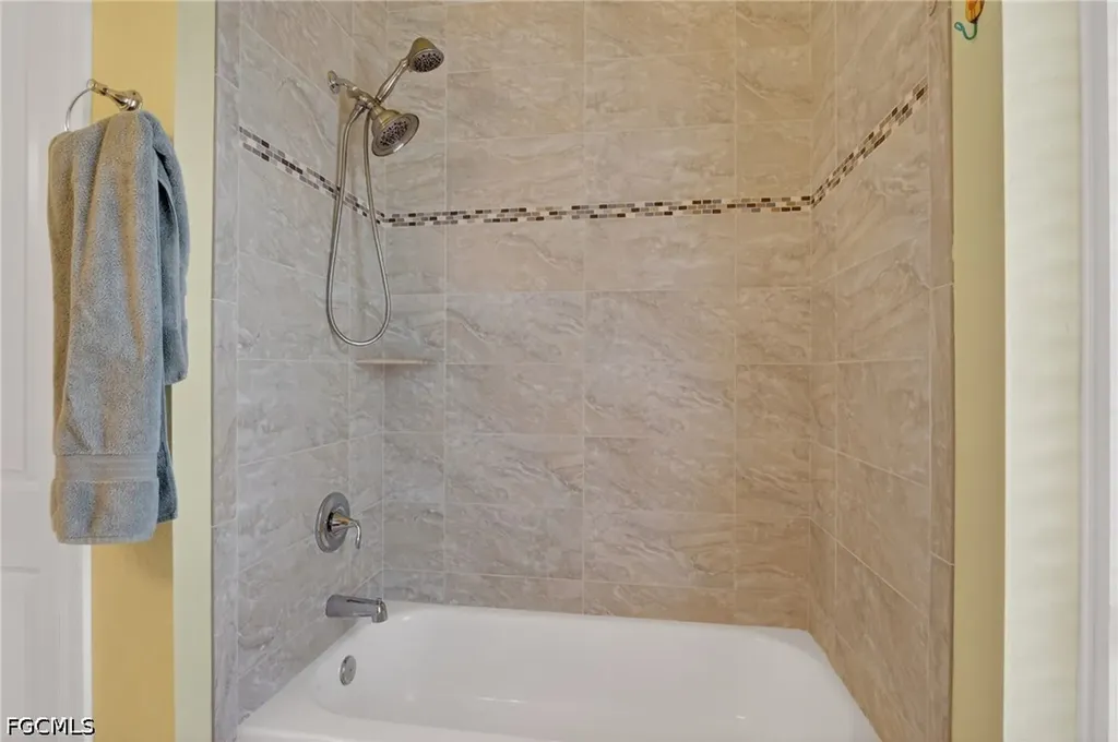 2705 SW 29th Place Cape Coral FL 33914
