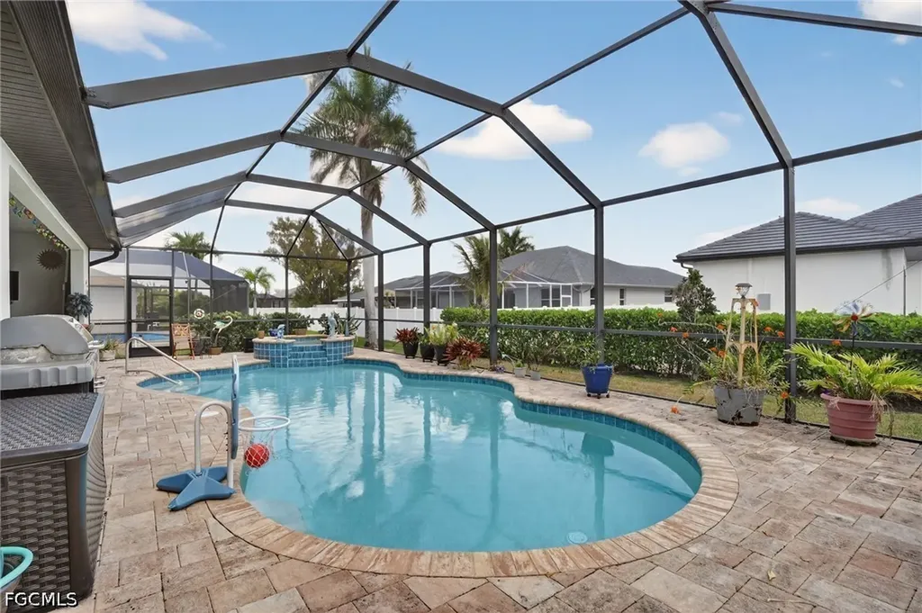 2705 SW 29th Place Cape Coral FL 33914