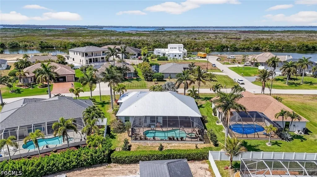 2705 SW 29th Place Cape Coral FL 33914