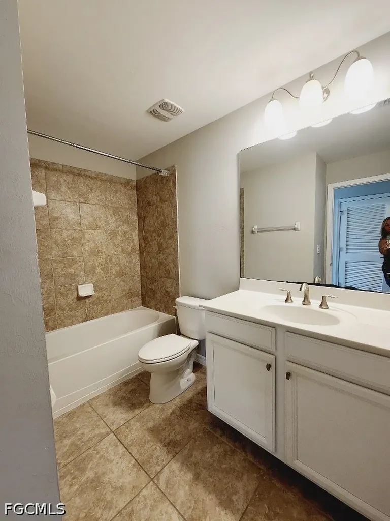 3882 Tilbor Circle Fort Myers FL 33916