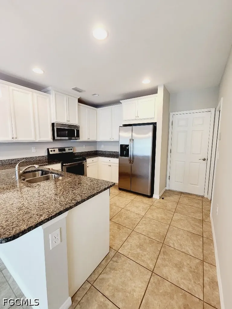 3882 Tilbor Circle Fort Myers FL 33916