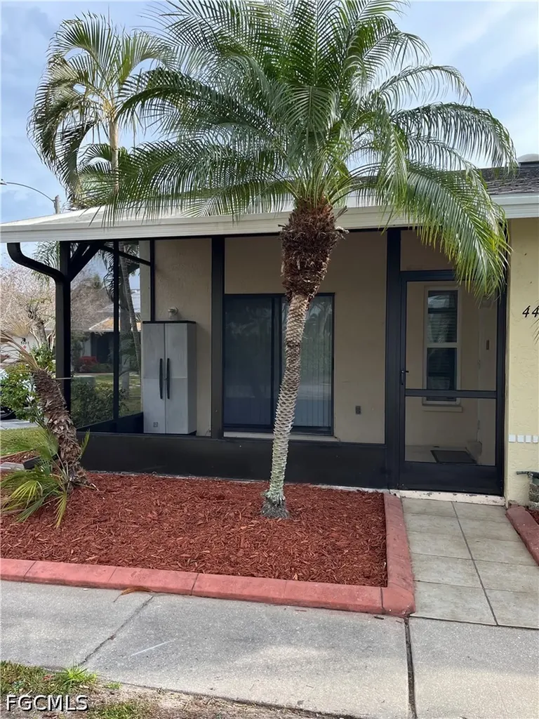 5111 SW Courtyards Court Cape Coral FL 33914