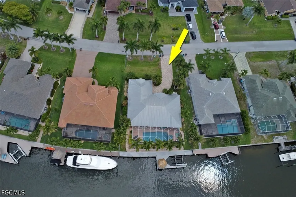 2562 SW 27th Place Cape Coral FL 33914