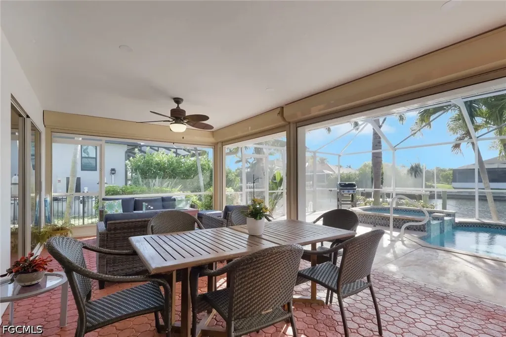 2562 SW 27th Place Cape Coral FL 33914