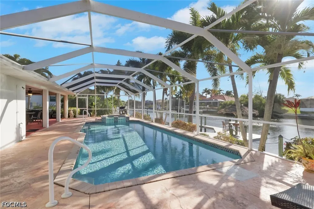 2562 SW 27th Place Cape Coral FL 33914