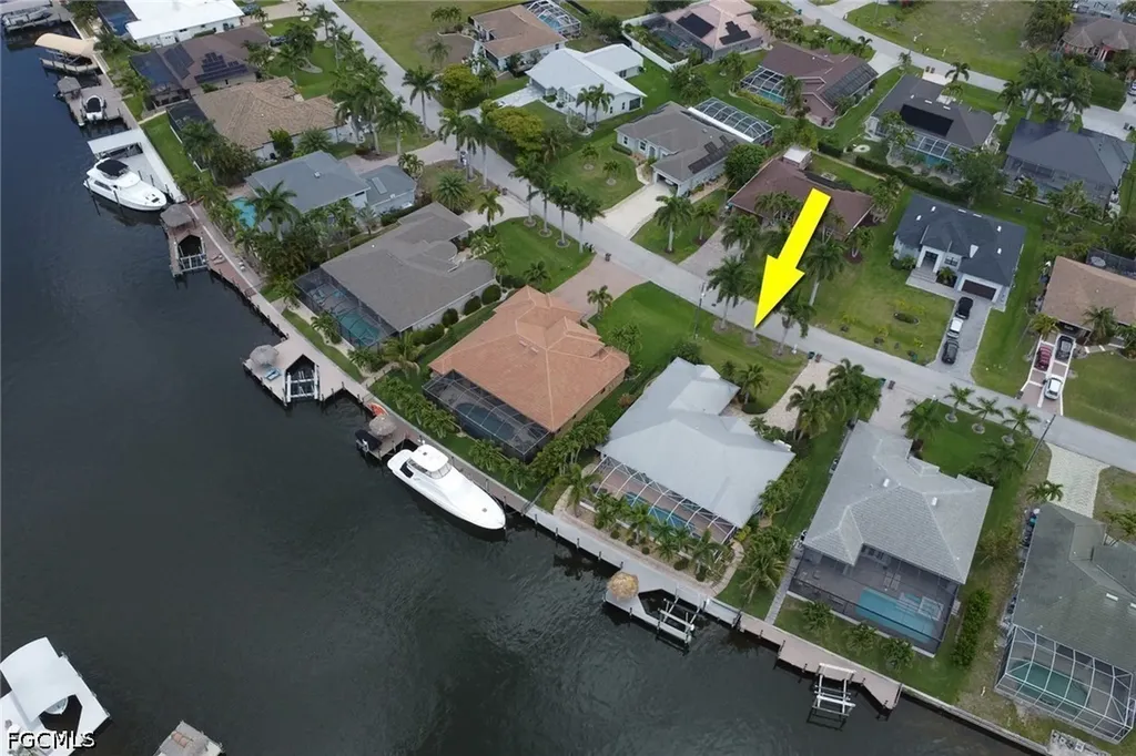2562 SW 27th Place Cape Coral FL 33914